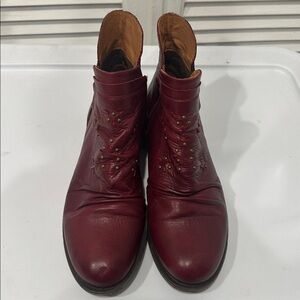 Miz Mooz Leather crinkle Boots booties burgundy red studs size 41 or 9.5 zip up